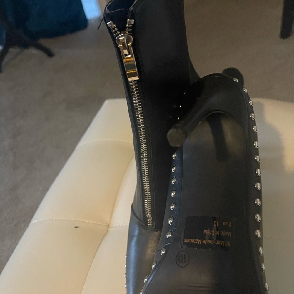 Black size 10 - Picture 2 of 2